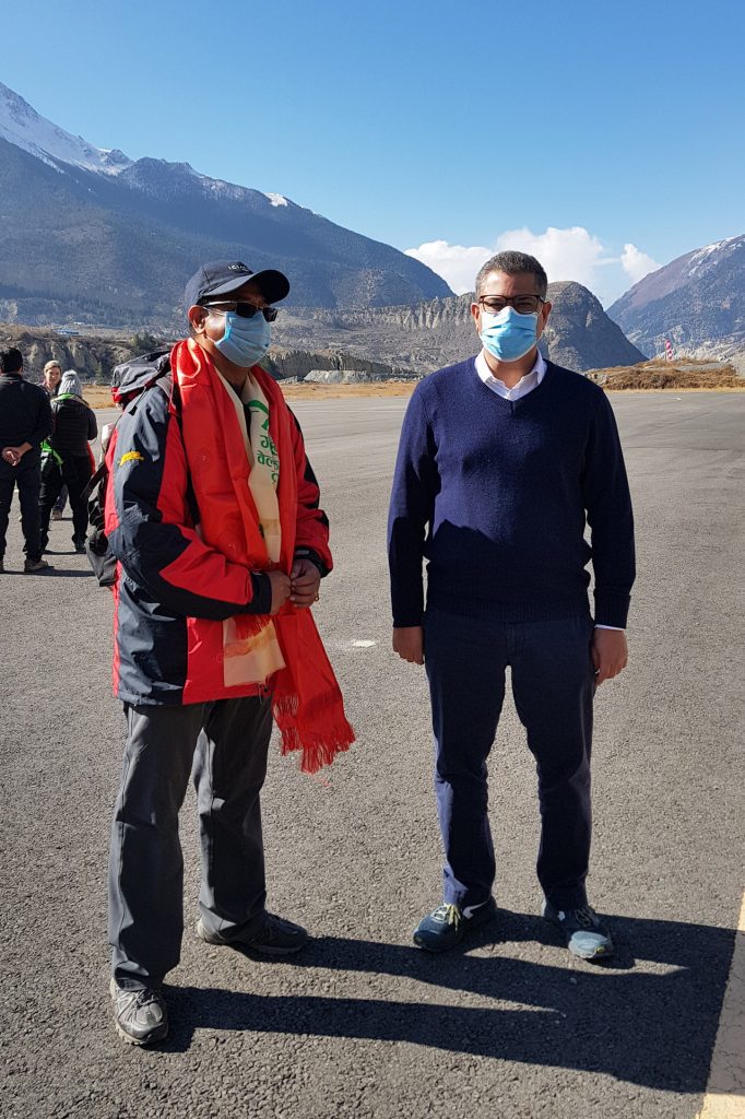 Arun Bhakta Shrestha and COP26 president Alok Sharma